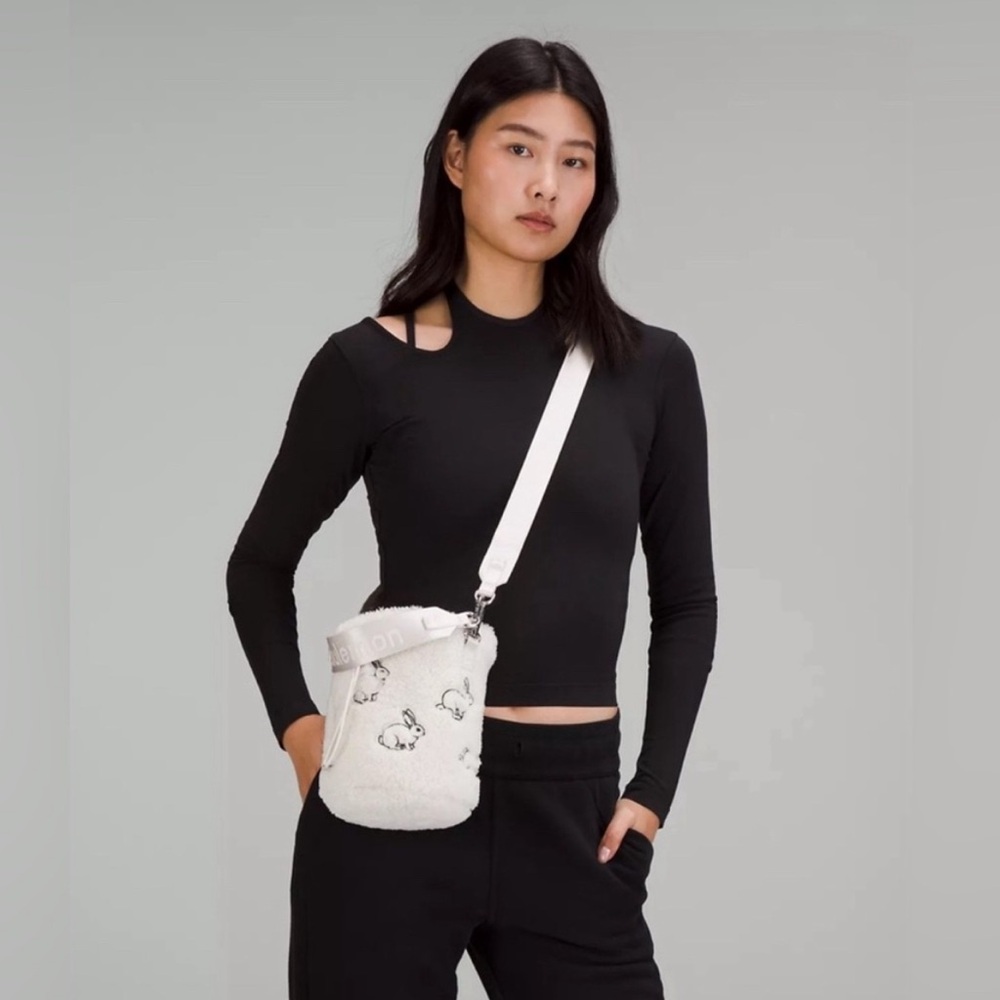 Lululemon limited edition rabbit bucket crossbody bag